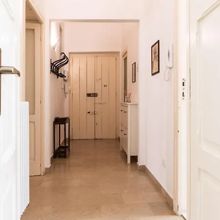 Nena House شقة باري