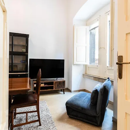 Nena House شقة باري