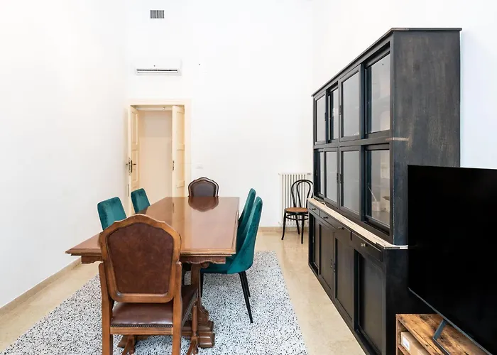 דירה Nena House *