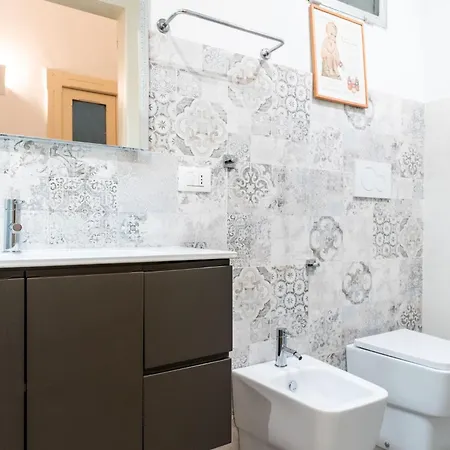 Nena House Apartament *